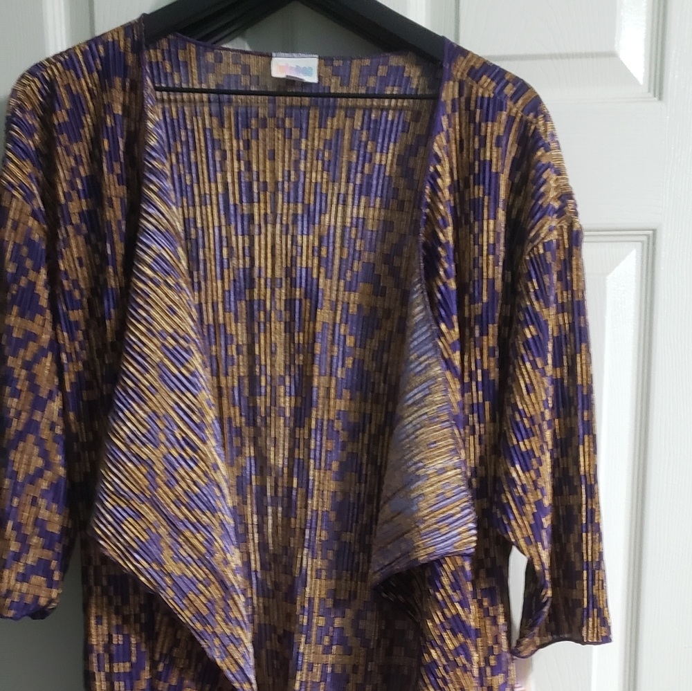 ROYALTY...NWT, LULAROE, M, SHIRLEY, SILKY, PURPLE & GOLD